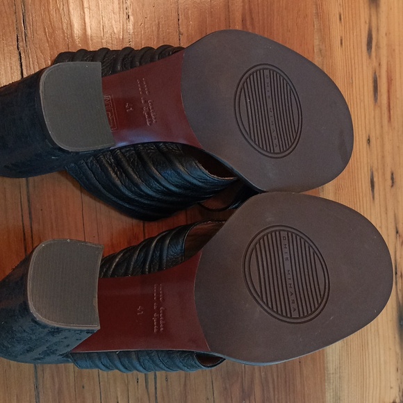 Chie Mahara Mules - Picture 6 of 7